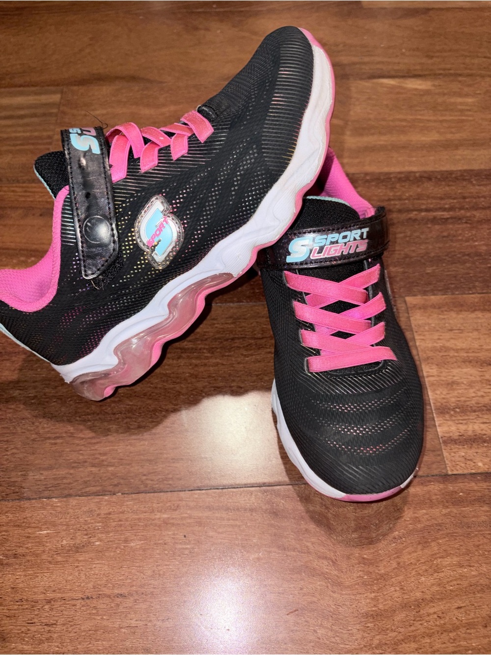 Girls Skechers Black and Pink Sneakers Sz 1